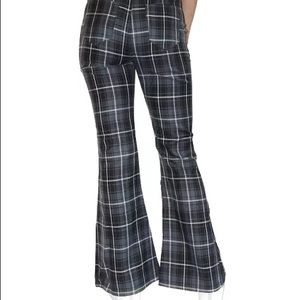 Juniors' High Rise, Plaid, 90’s Flare Jeans, Size 7